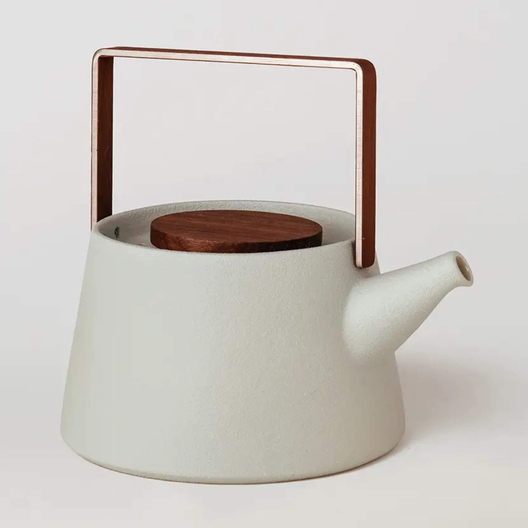 Teekanne aus Keramik