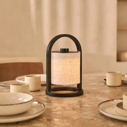 River kabellose Holz-Tischlampe in Schwarz