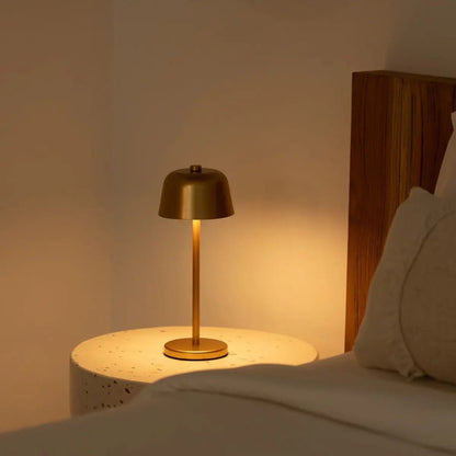 Anton kabellose Tischlampe in Gold