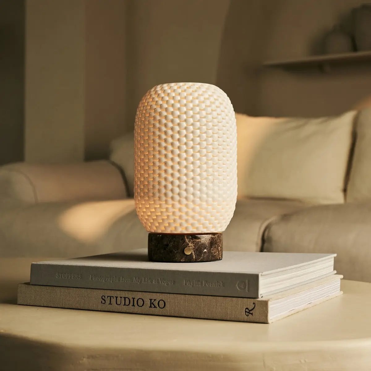 Aurora Marmor Akku-Tischlampe in Dunkelbraun