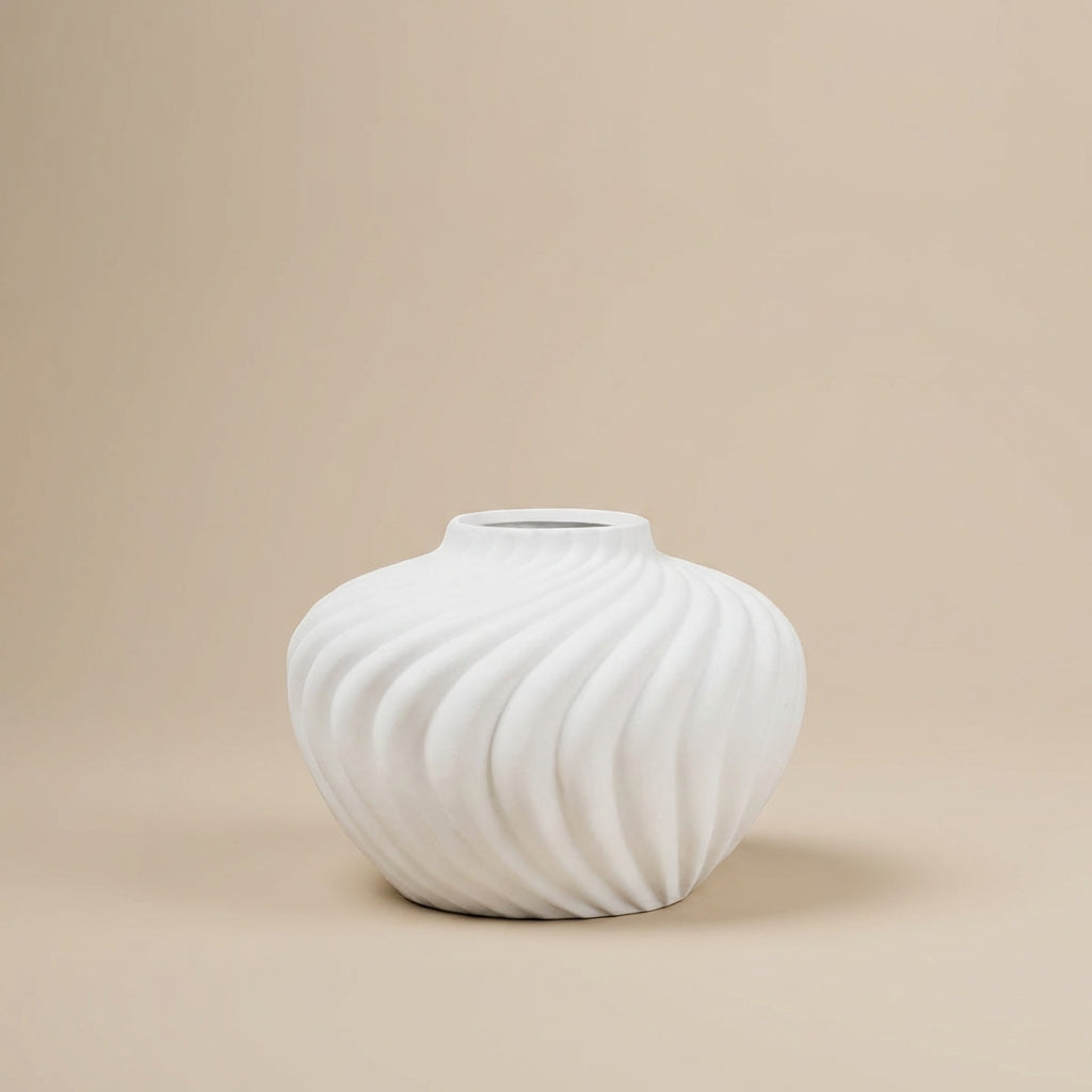Designvase Chantilly aus Polyresin Matt Weiß