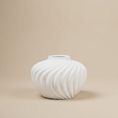 Designvase Chantilly aus Polyresin Matt Weiß