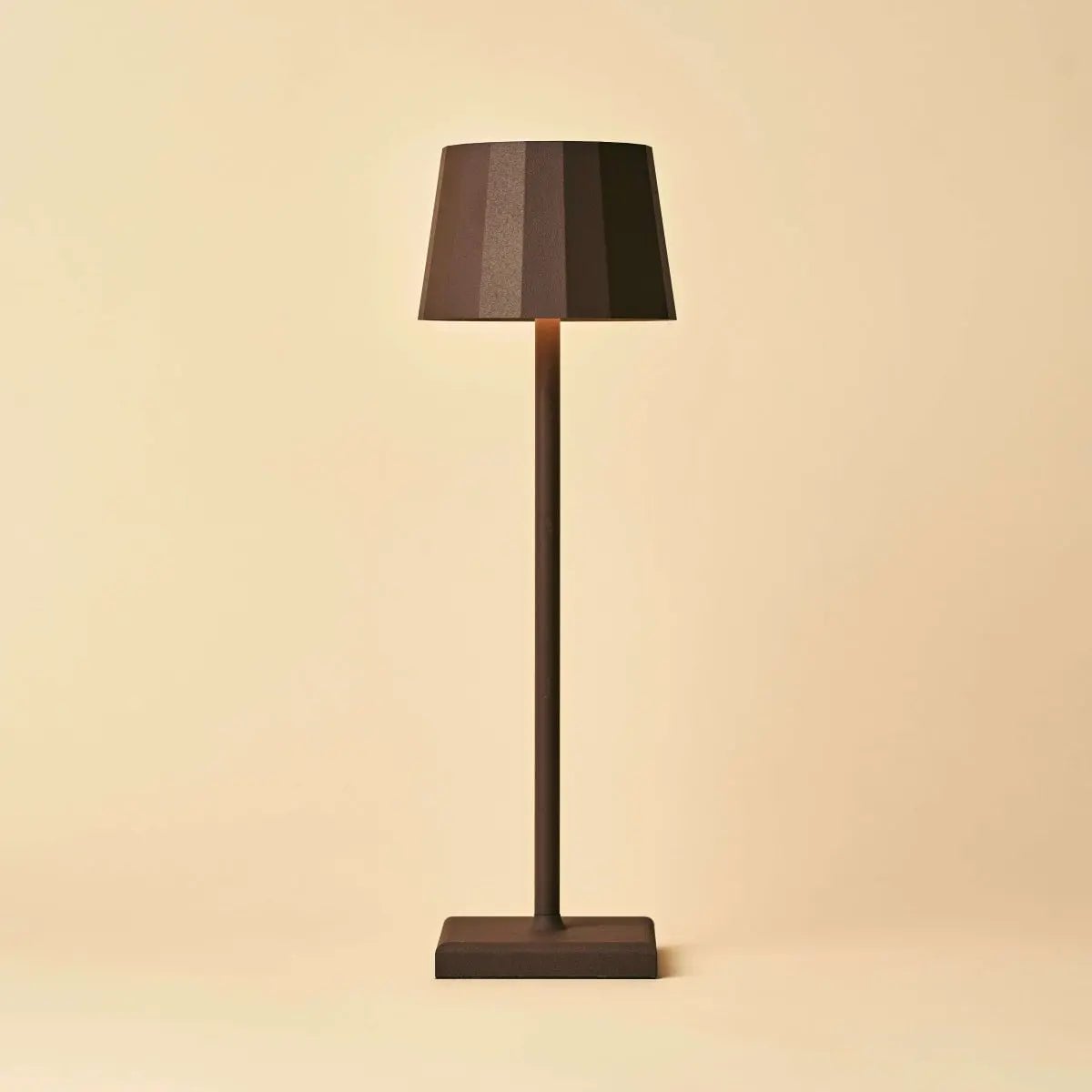 Kabellose Tischlampe Wouter in Mokkabraun
