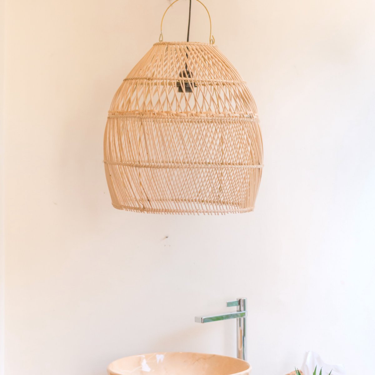 Rattan Lampenschirm Seminyak, Boho Stil, Bad Szene