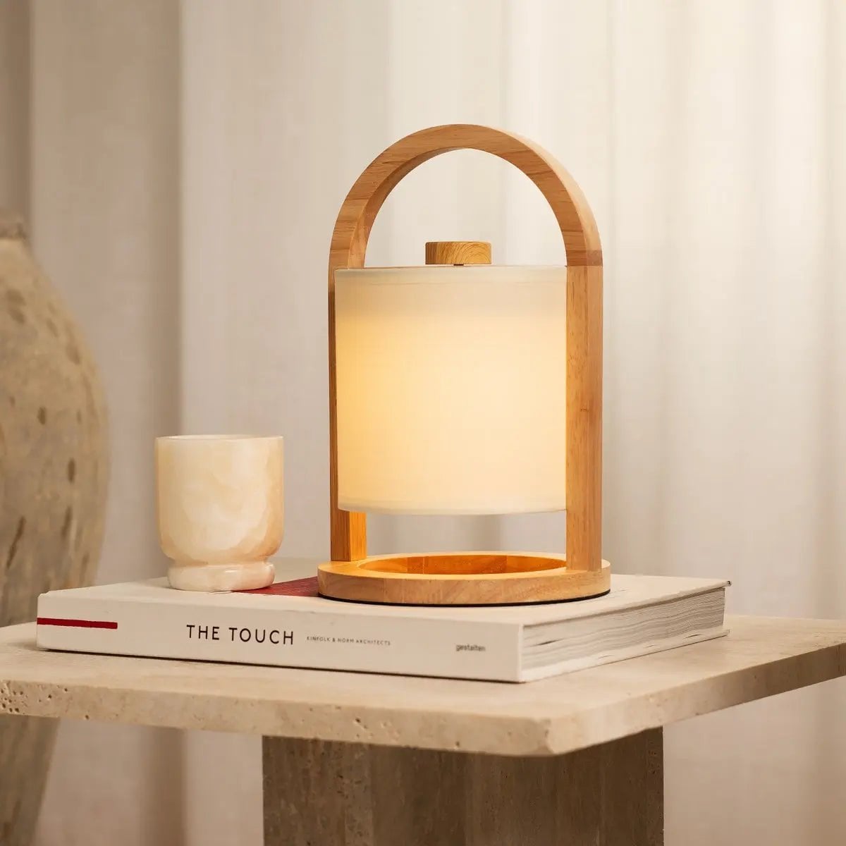 River kabellose Tischlampe aus Holz & Leinen
