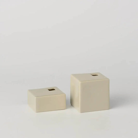 Set aus zwei Keramik-Blumenvasen für Tisch- Hellgrün