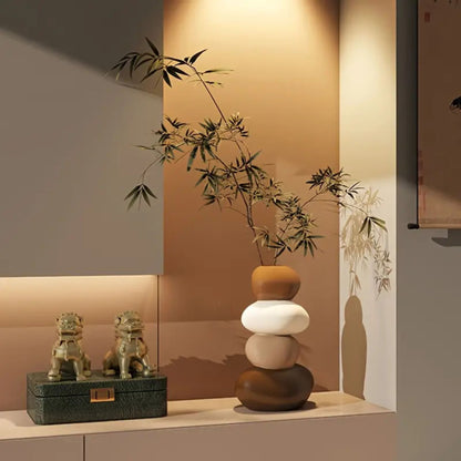 Vase in Steinoptik – Skulpturales Harzdesign