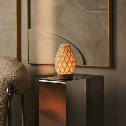 Vela kabellose Tischlampe aus Holz & Porzellan