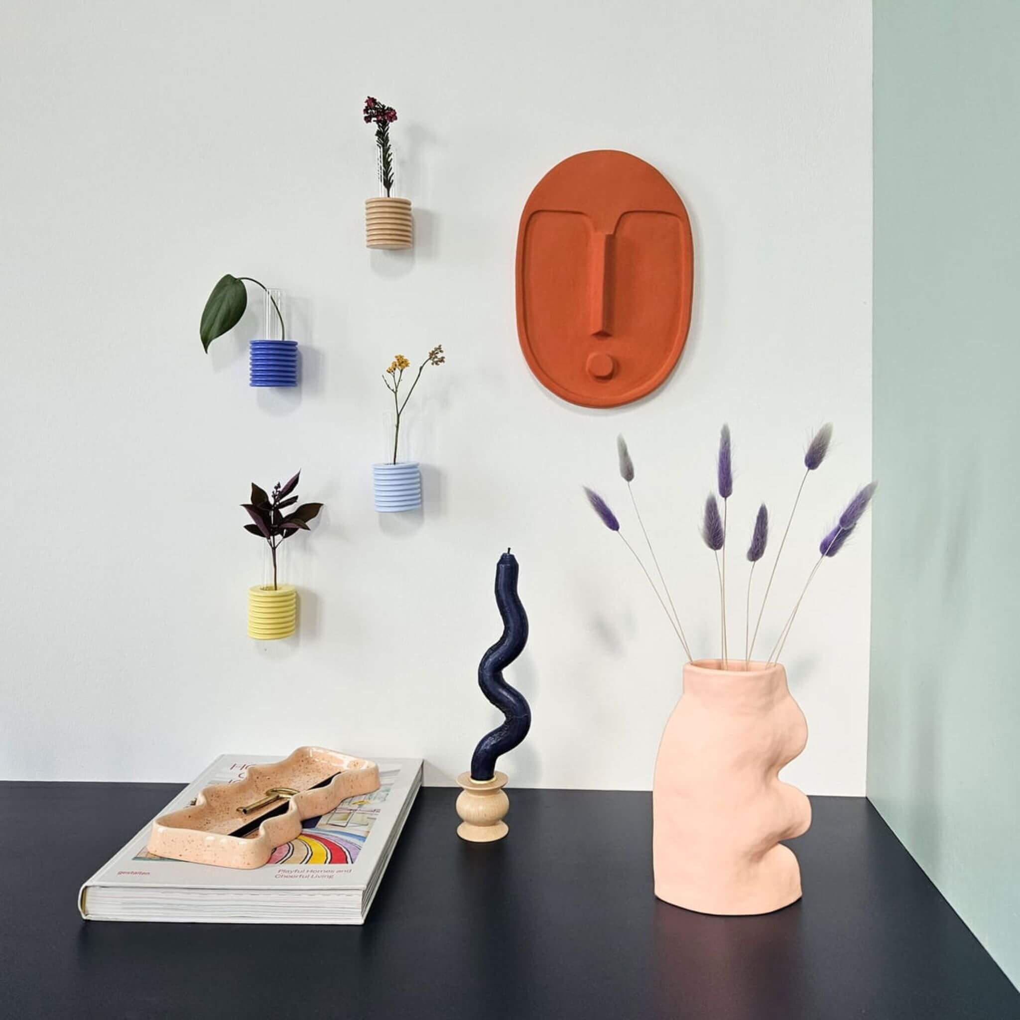 Wandmaske aus Keramik – Terrakotta Orange, strukturiert