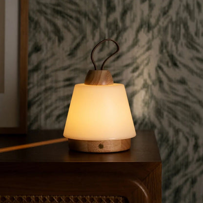 Kabellose Tischlampe Liv mit Lederband